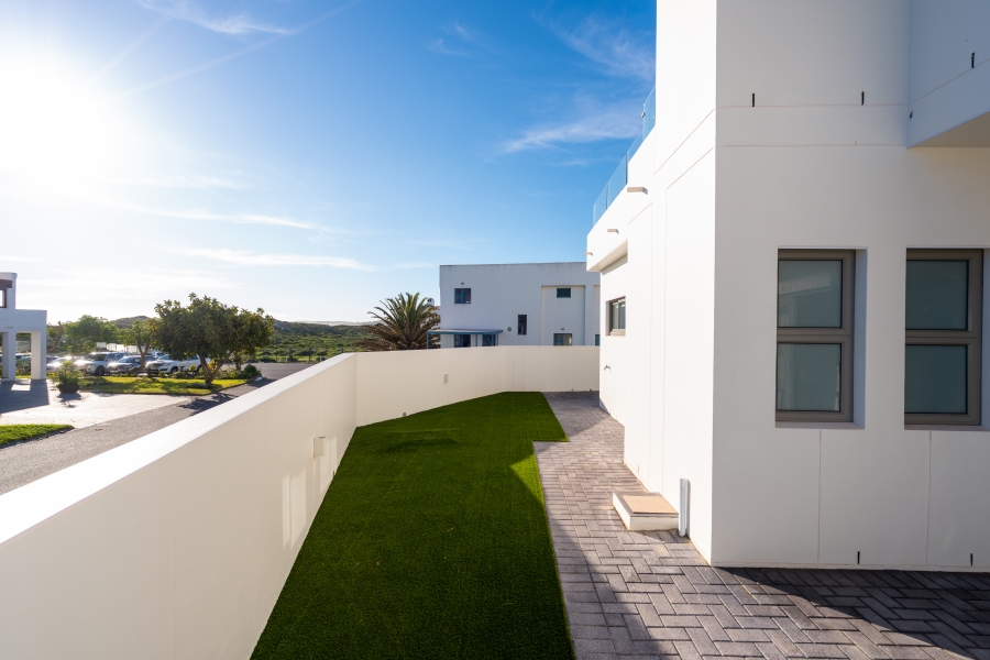 5 Bedroom Property for Sale in Paradise Beach Western Cape